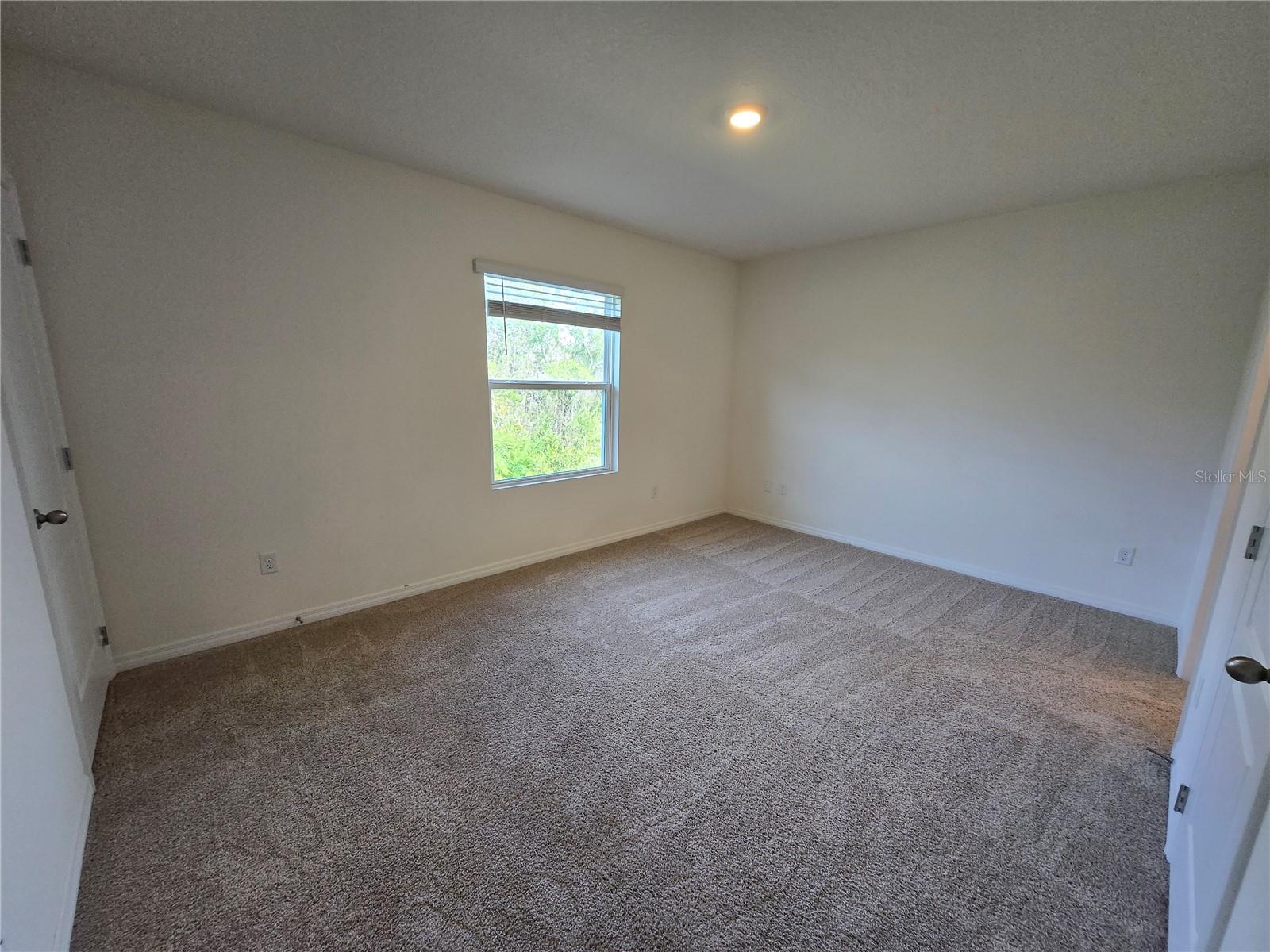 1261 YELLOW FINCH DR, DAVENPORT, FL, 33837