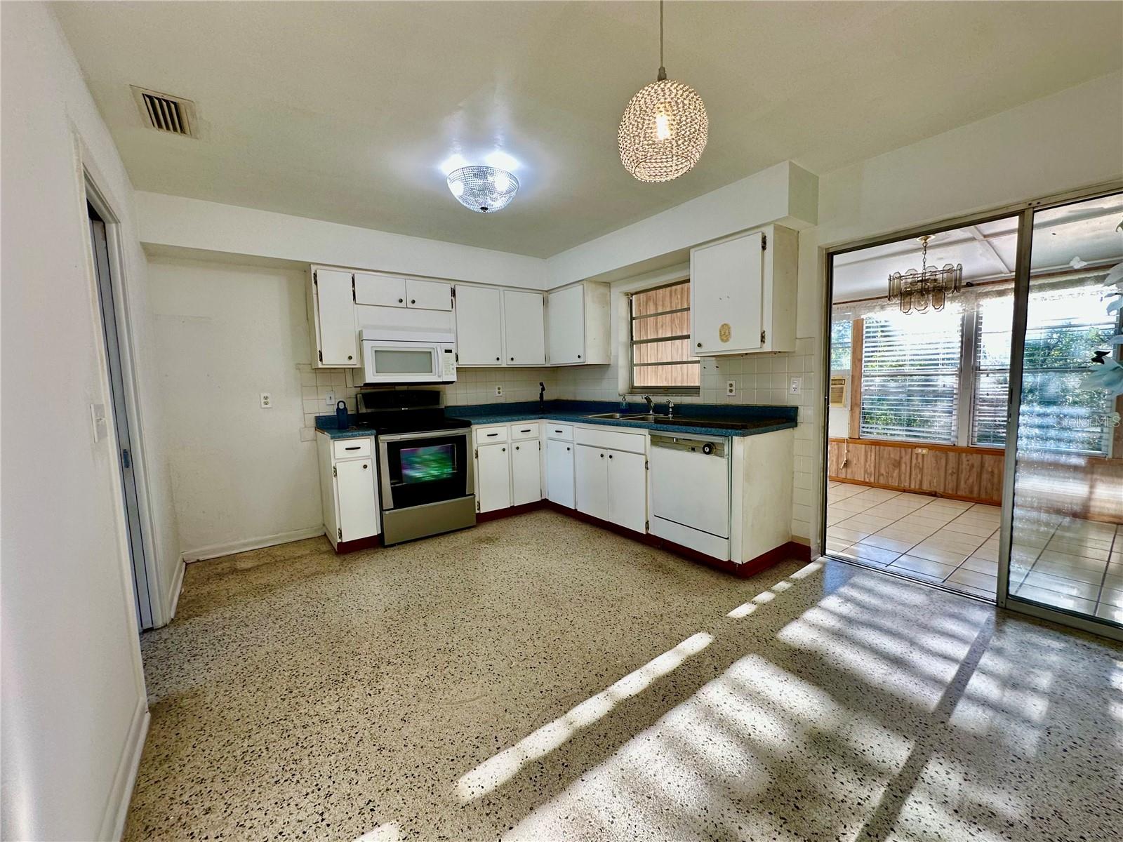 1609 S PAGE DR, DELTONA, FL, 32725