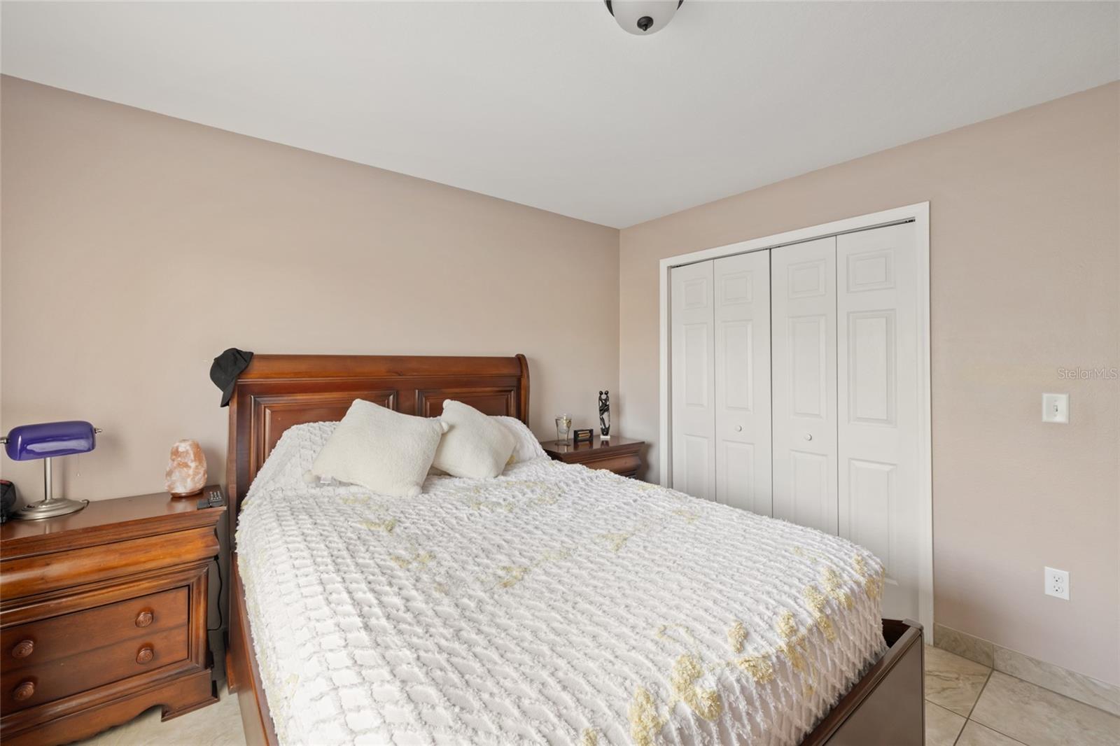 4704 TOWN N COUNTRY BLVD, TAMPA, FL, 33615