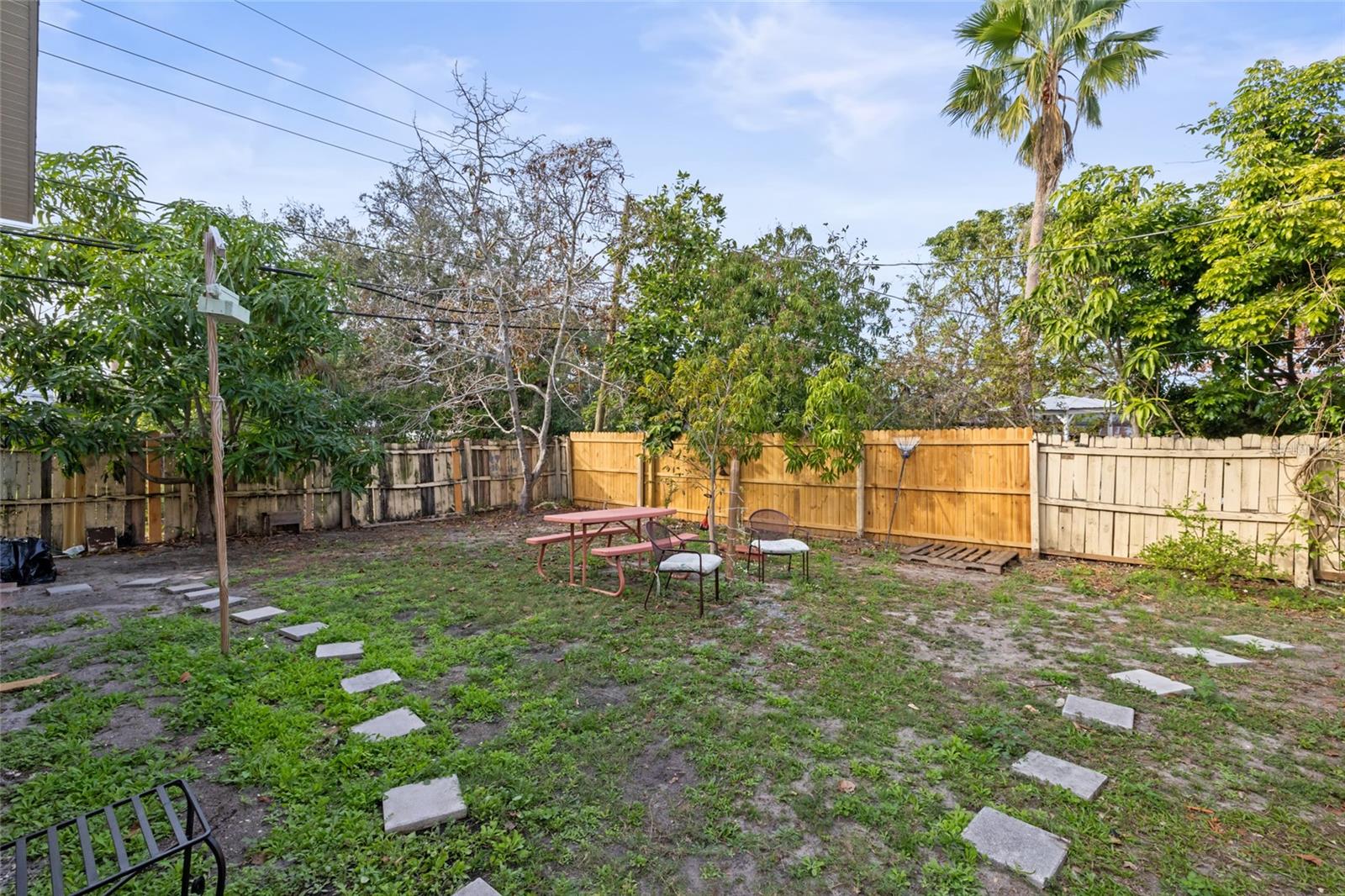 4704 TOWN N COUNTRY BLVD, TAMPA, FL, 33615