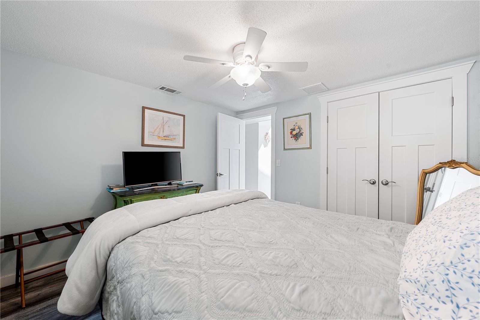 8446 MIDNIGHT PASS RD, SARASOTA, FL, 34242