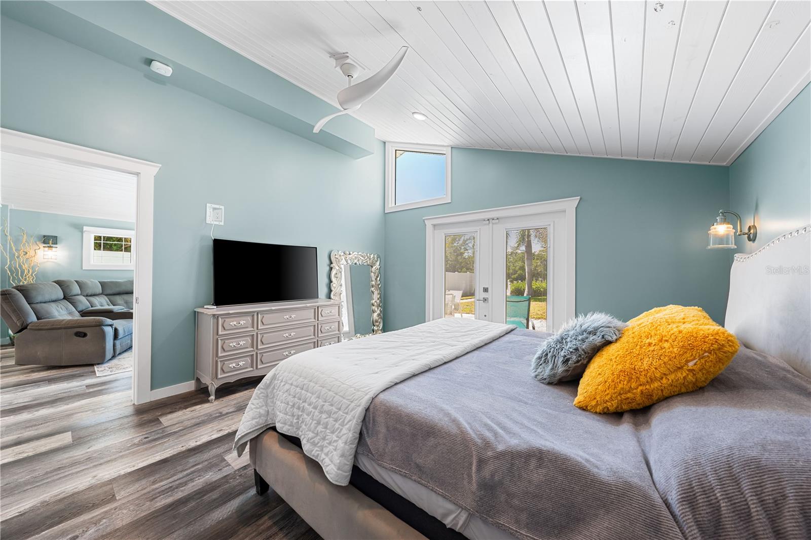 8446 MIDNIGHT PASS RD, SARASOTA, FL, 34242