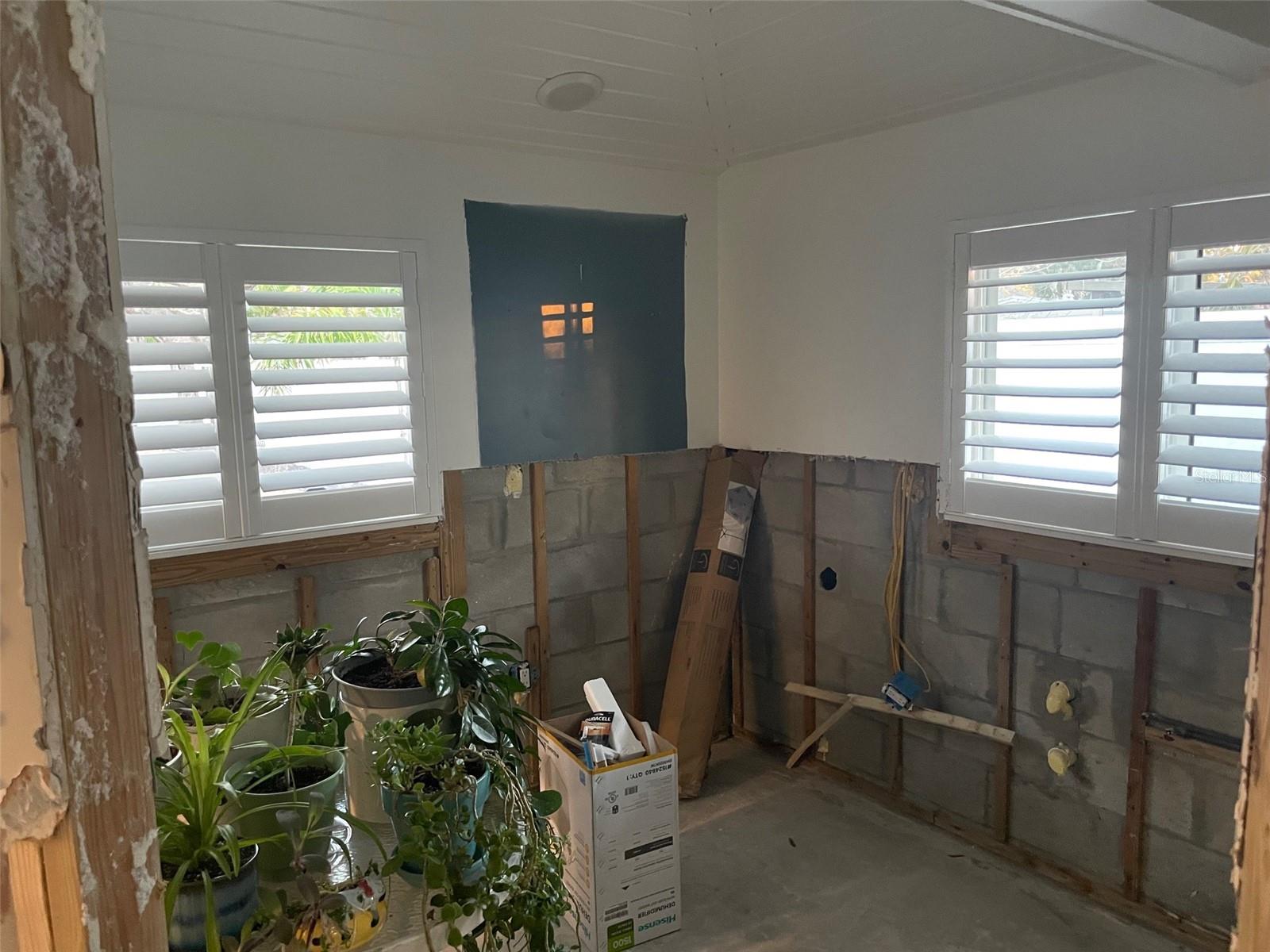 8446 MIDNIGHT PASS RD, SARASOTA, FL, 34242