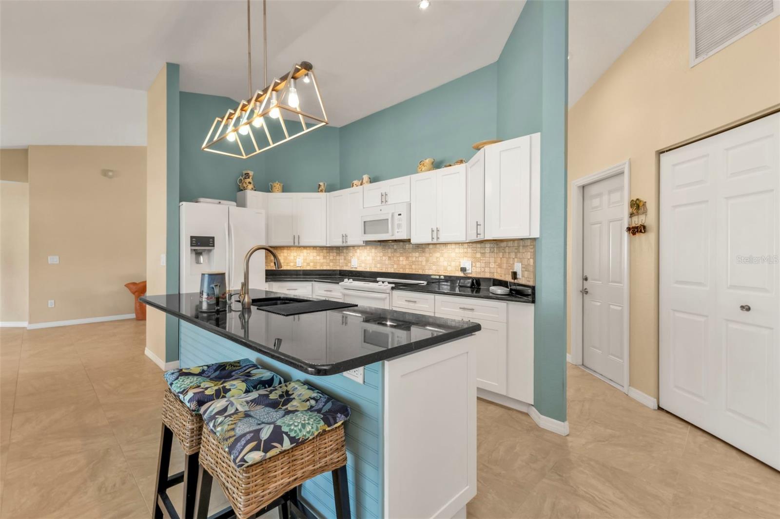 18646 KERRVILLE CIR, PORT CHARLOTTE, FL, 33948