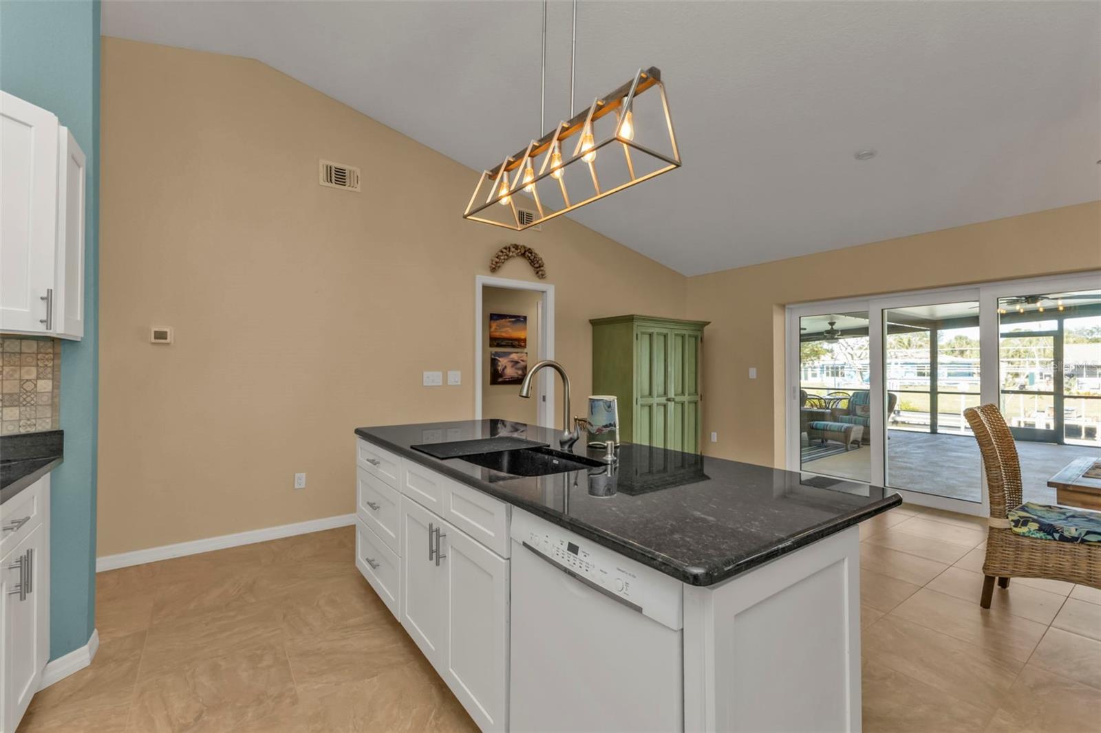 18646 KERRVILLE CIR, PORT CHARLOTTE, FL, 33948