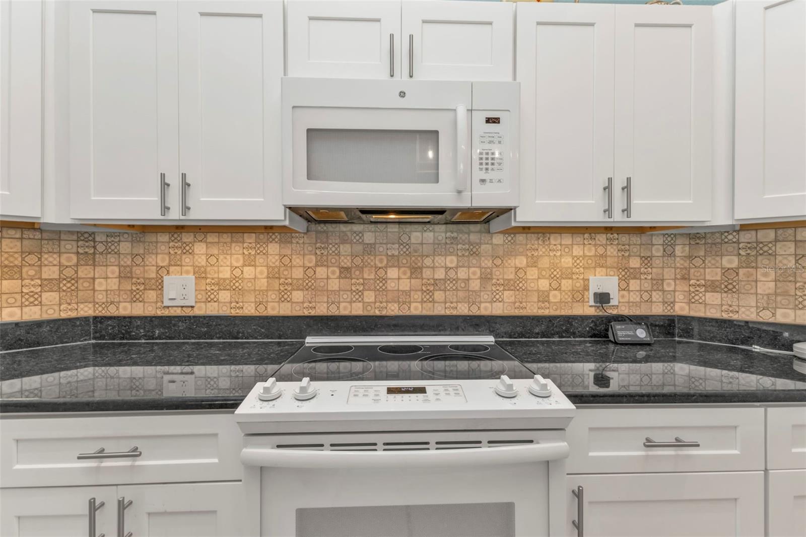 18646 KERRVILLE CIR, PORT CHARLOTTE, FL, 33948