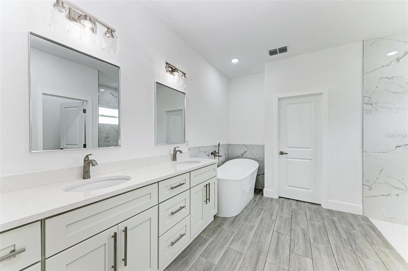 22286 PEACHLAND BLVD, PORT CHARLOTTE, FL, 33954