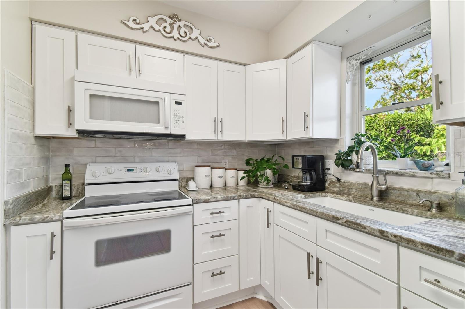 7318 FILBERT LN, TAMPA, FL, 33637