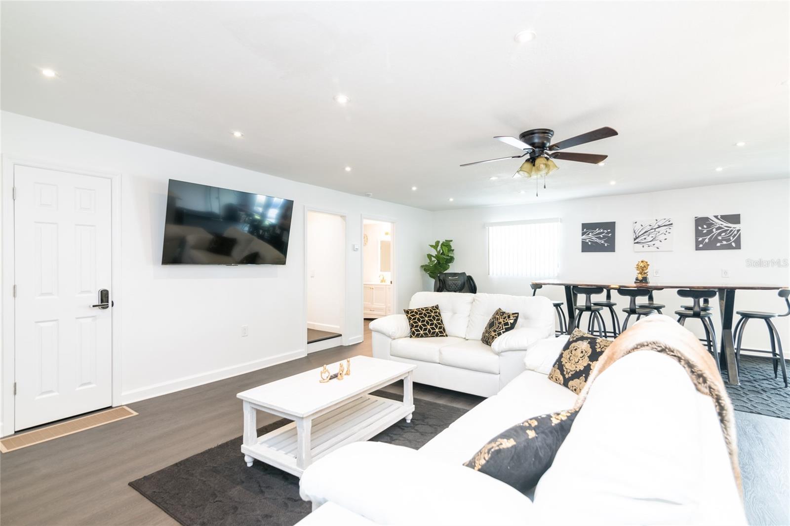 7024 BLOSSOM AVE, TAMPA, FL, 33614