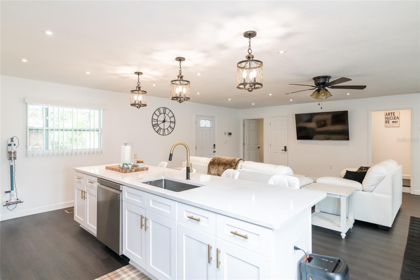 7024 BLOSSOM AVE, TAMPA, FL, 33614