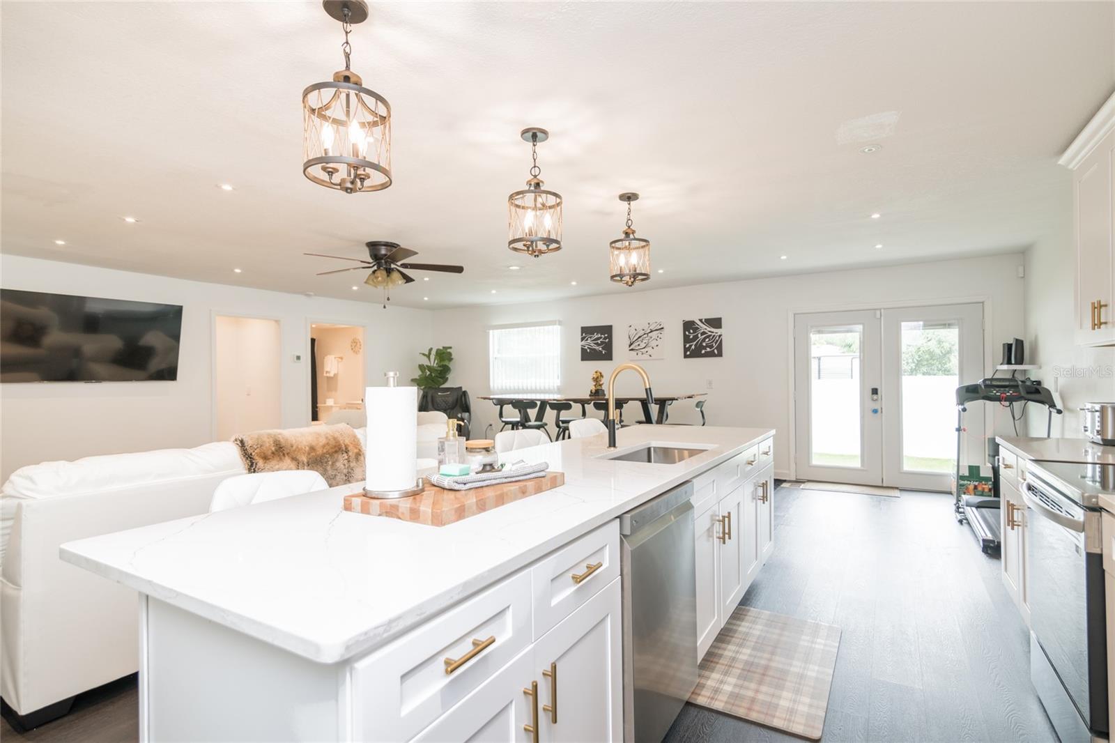 7024 BLOSSOM AVE, TAMPA, FL, 33614