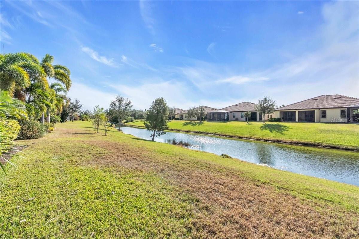 368 CEDAR FALLS DR, APOLLO BEACH, FL, 33572