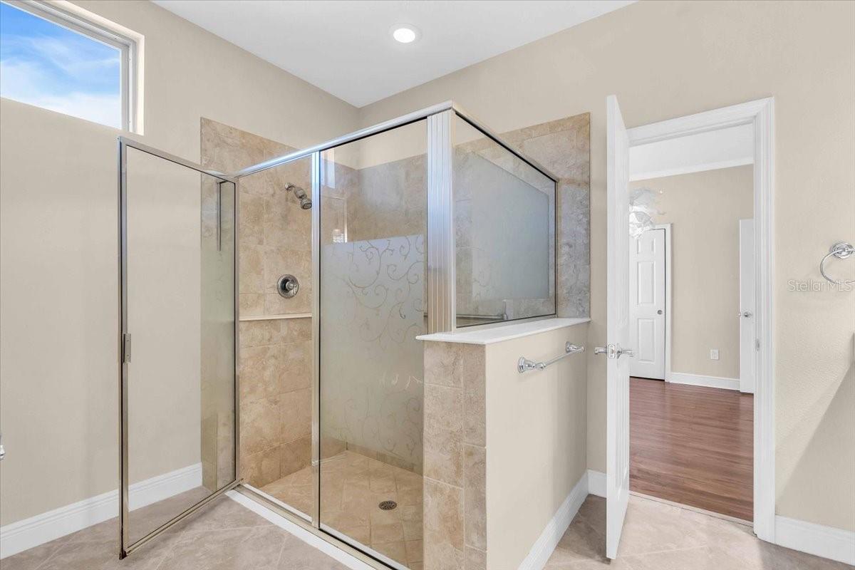 368 CEDAR FALLS DR, APOLLO BEACH, FL, 33572