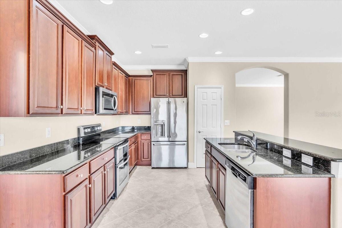 368 CEDAR FALLS DR, APOLLO BEACH, FL, 33572