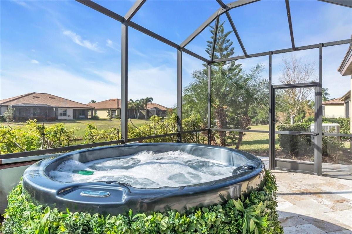 368 CEDAR FALLS DR, APOLLO BEACH, FL, 33572