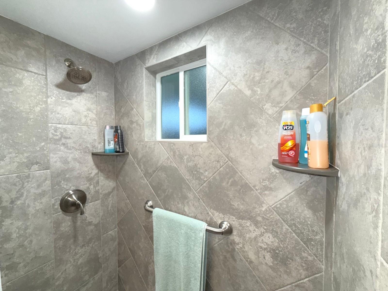 215 VALENCIA BLVD #105, BELLEAIR BLUFFS, FL, 33770