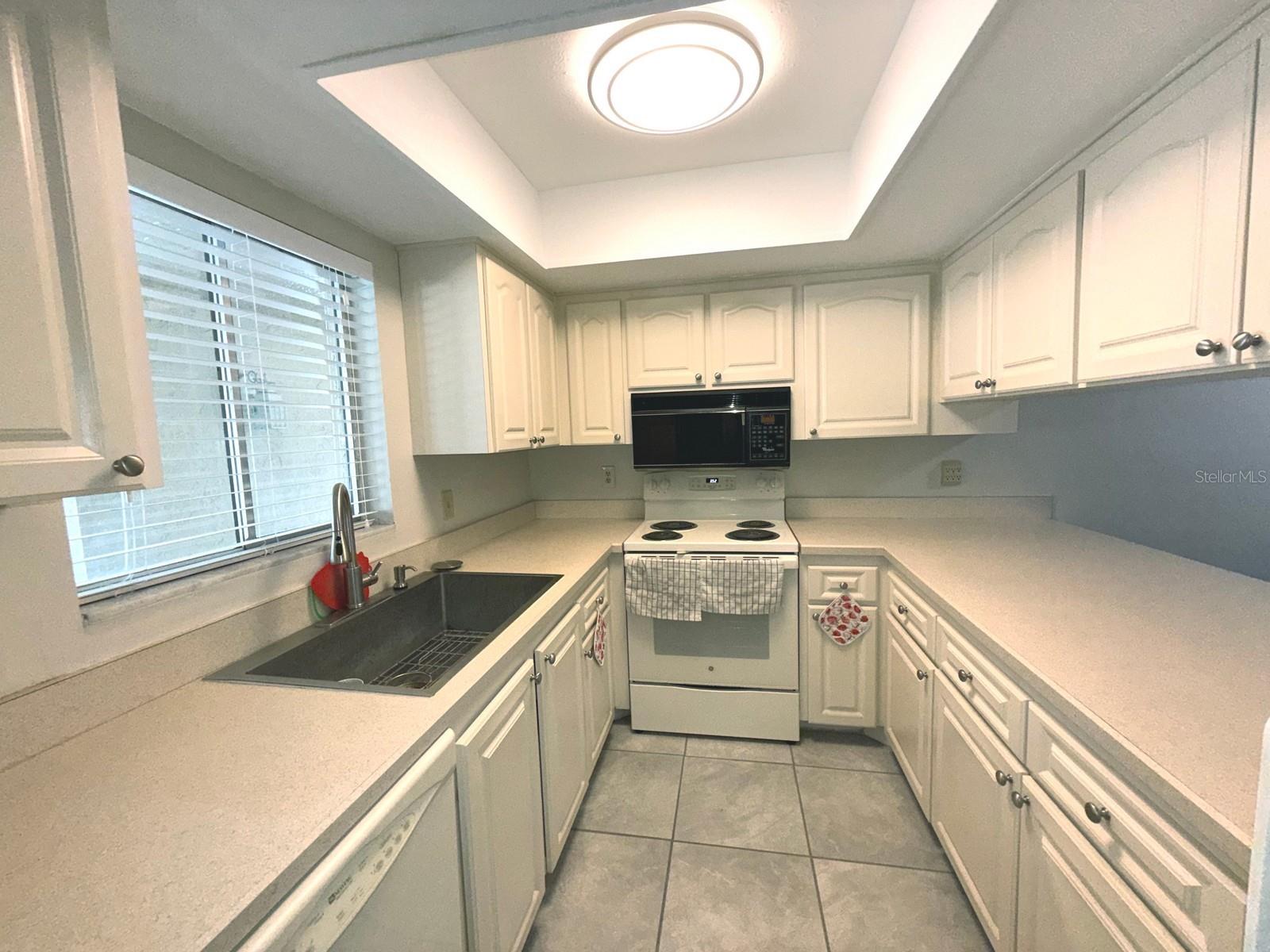 215 VALENCIA BLVD #105, BELLEAIR BLUFFS, FL, 33770