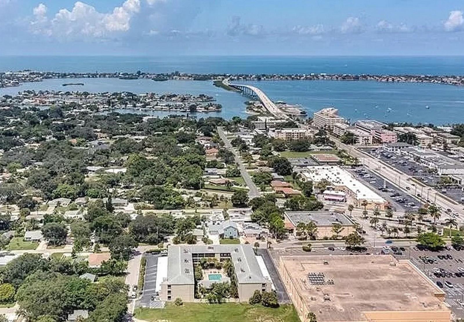215 VALENCIA BLVD #105, BELLEAIR BLUFFS, FL, 33770