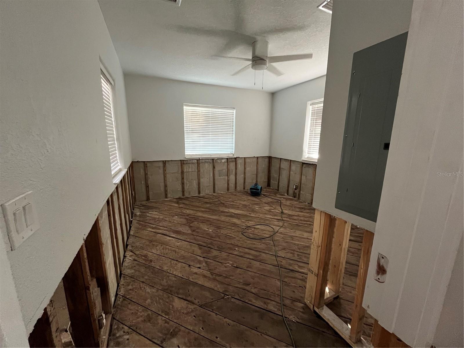 4150 HELENA ST NE, ST PETERSBURG, FL, 33703