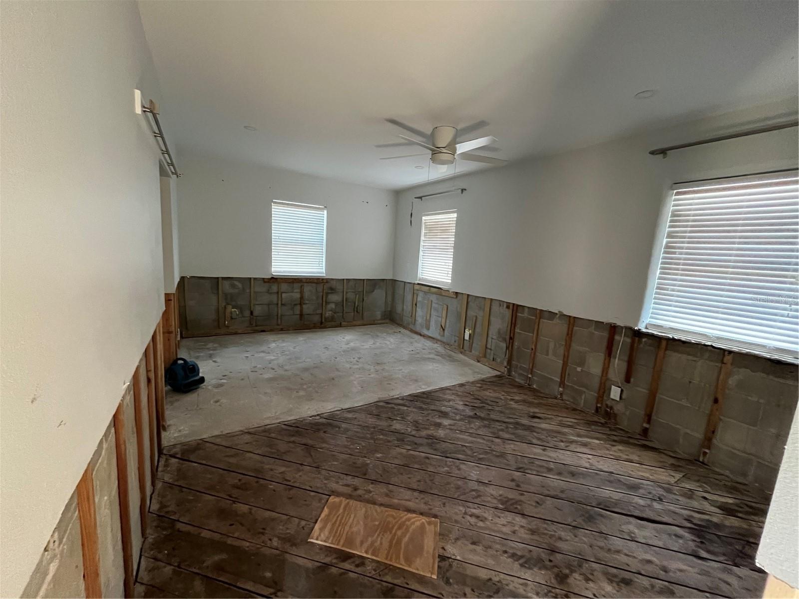 4150 HELENA ST NE, ST PETERSBURG, FL, 33703
