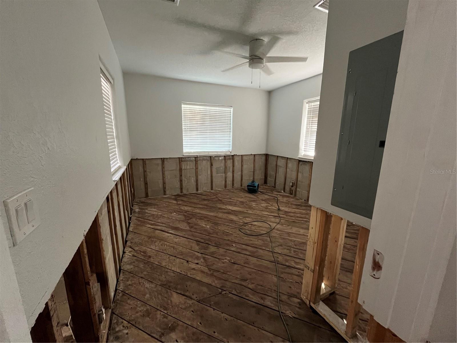 4150 HELENA ST NE, ST PETERSBURG, FL, 33703