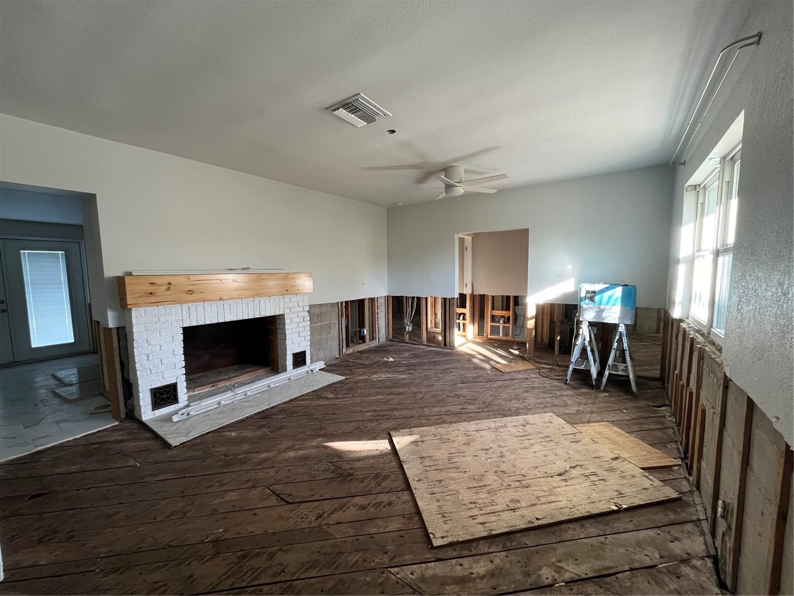 4150 HELENA ST NE, ST PETERSBURG, FL, 33703