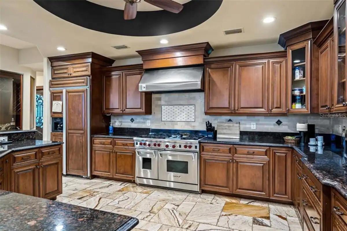 7802 CAUSEWAY BLVD S, ST PETERSBURG, FL, 33707
