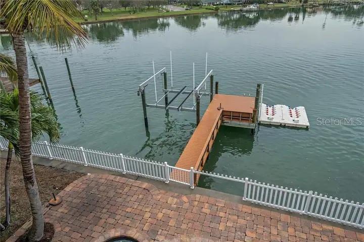 7802 CAUSEWAY BLVD S, ST PETERSBURG, FL, 33707