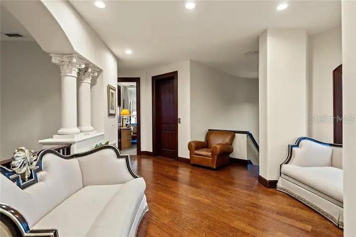 7802 CAUSEWAY BLVD S, ST PETERSBURG, FL, 33707