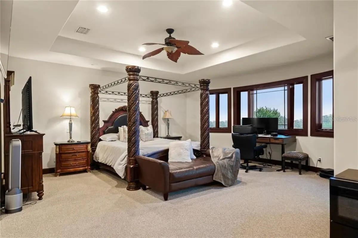 7802 CAUSEWAY BLVD S, ST PETERSBURG, FL, 33707