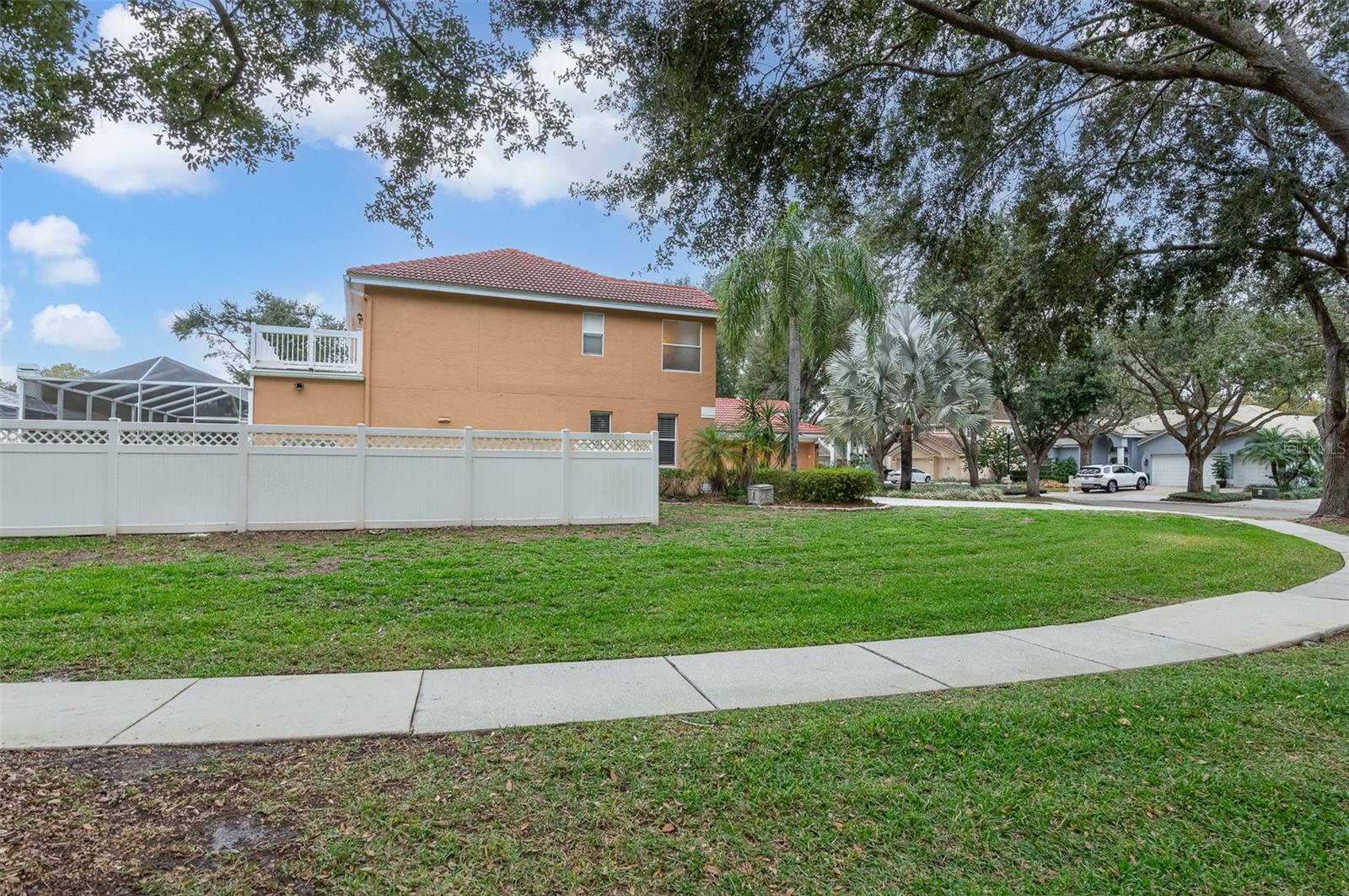 9341 WELLINGTON PARK CIR, TAMPA, FL, 33647