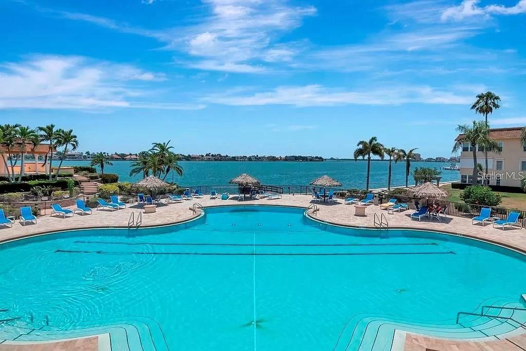 5200 BRITTANY DR S #1110, ST PETERSBURG, FL, 33715
