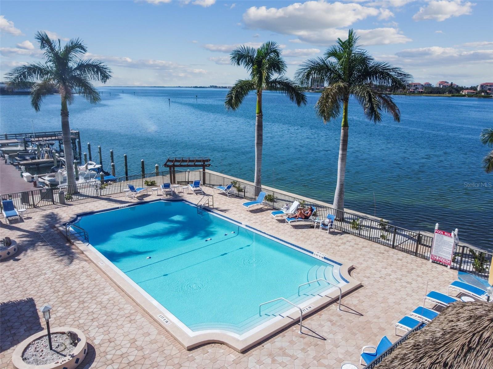 5200 BRITTANY DR S #1110, ST PETERSBURG, FL, 33715