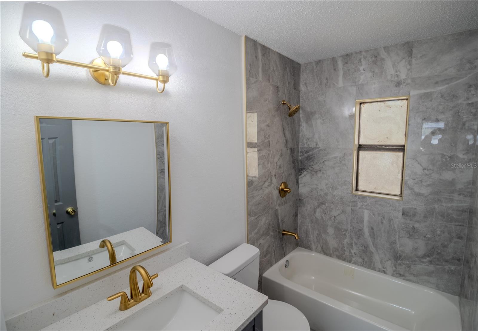 8704 TEMPLE PARK DR, TAMPA, FL, 33637