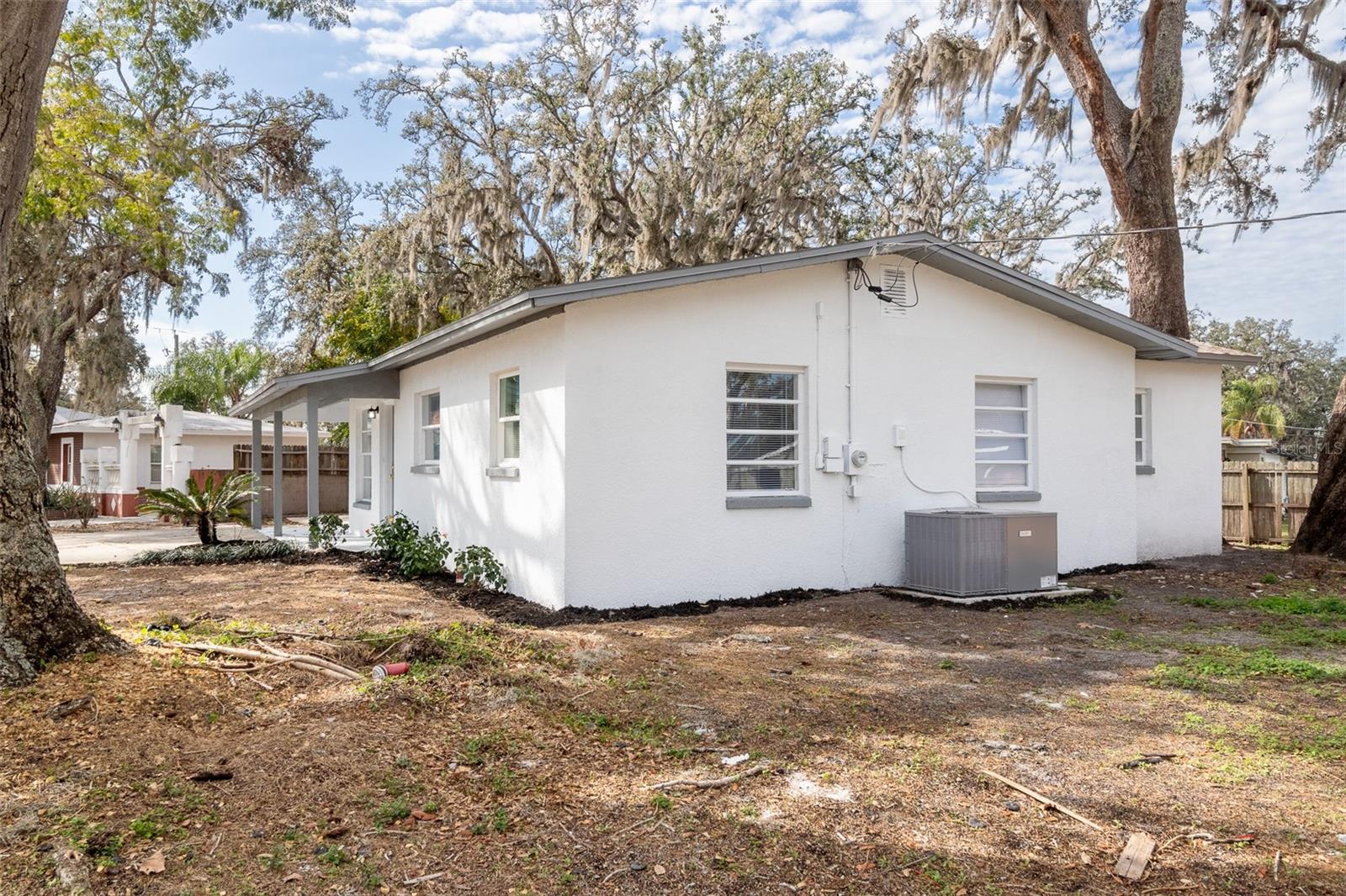 8704 TEMPLE PARK DR, TAMPA, FL, 33637