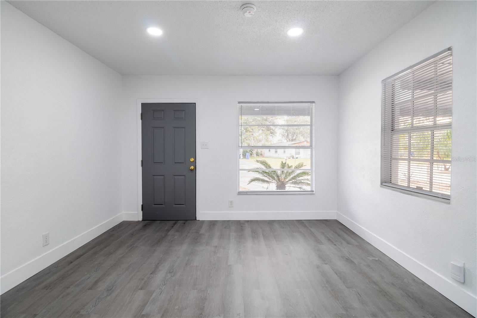 8704 TEMPLE PARK DR, TAMPA, FL, 33637