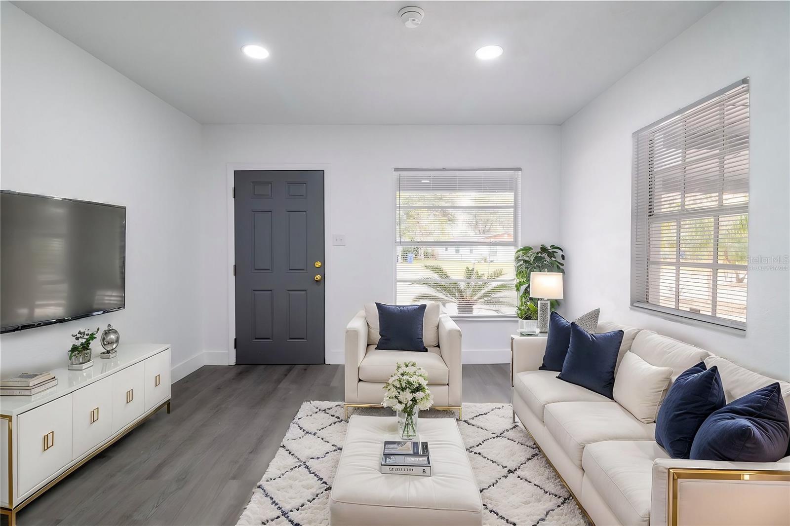8704 TEMPLE PARK DR, TAMPA, FL, 33637