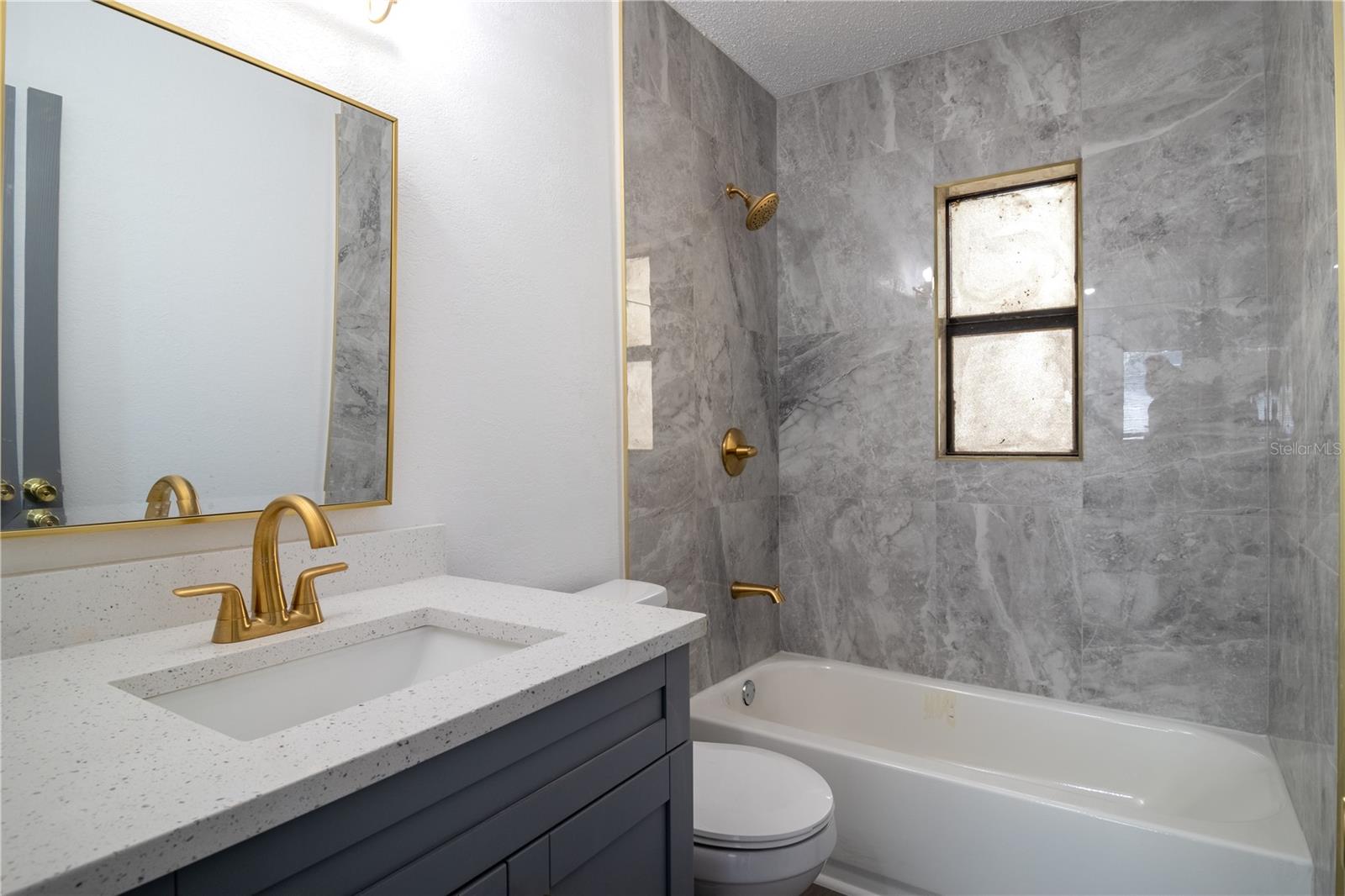 8704 TEMPLE PARK DR, TAMPA, FL, 33637