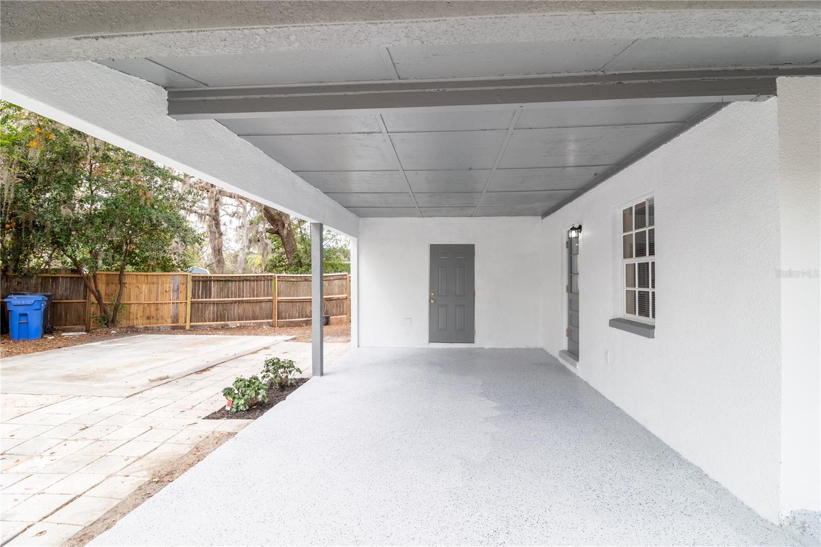 8704 TEMPLE PARK DR, TAMPA, FL, 33637