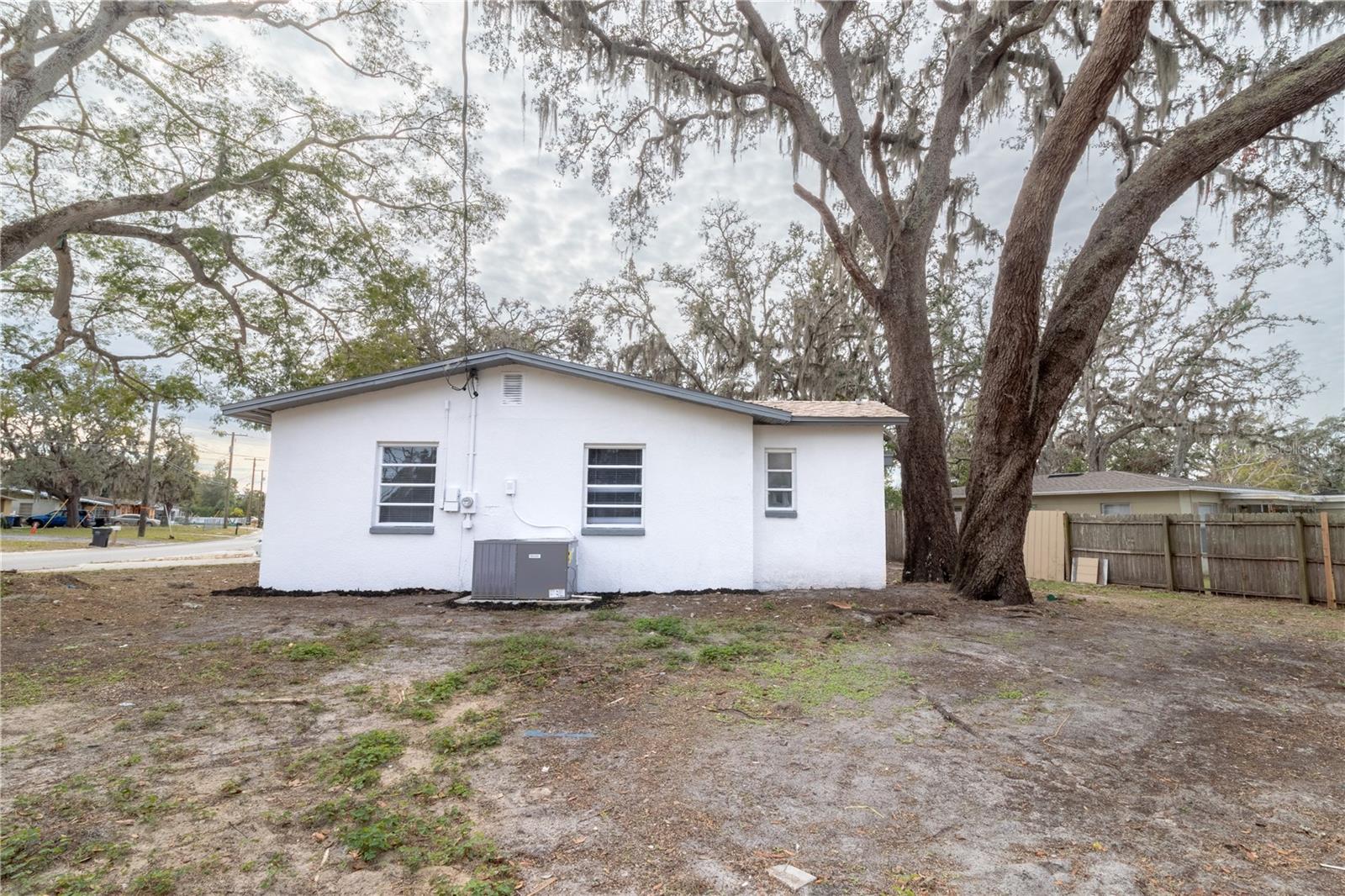 8704 TEMPLE PARK DR, TAMPA, FL, 33637