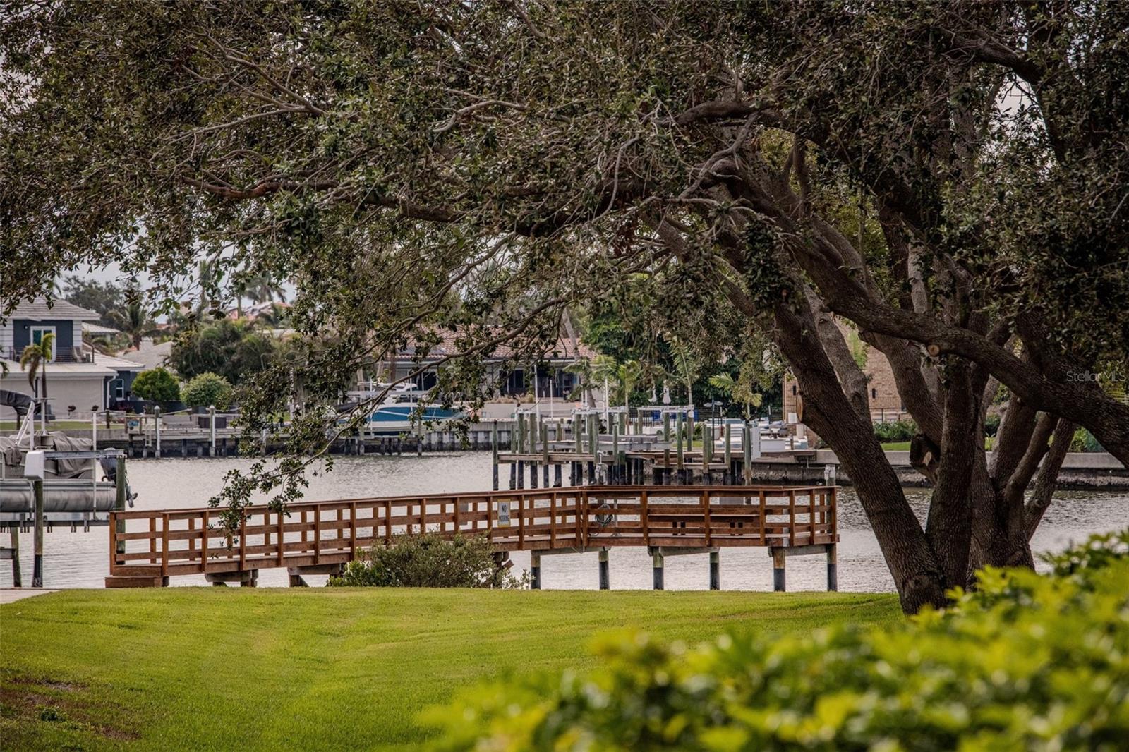 21 CRESCENT PL S, ST PETERSBURG, FL, 33711