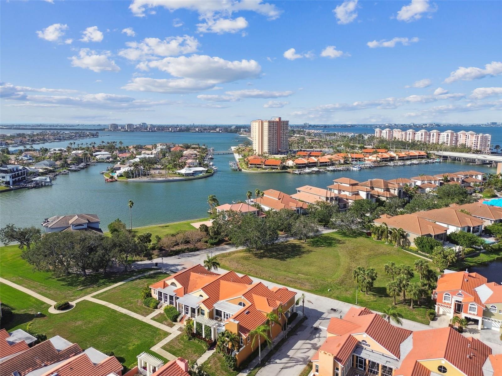 21 CRESCENT PL S, ST PETERSBURG, FL, 33711