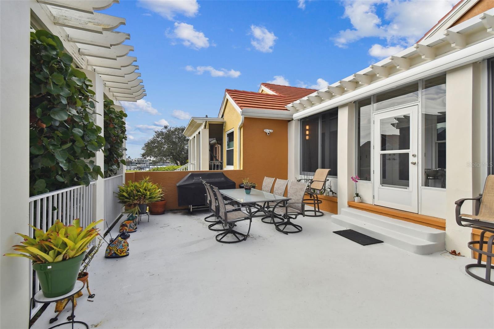 21 CRESCENT PL S, ST PETERSBURG, FL, 33711