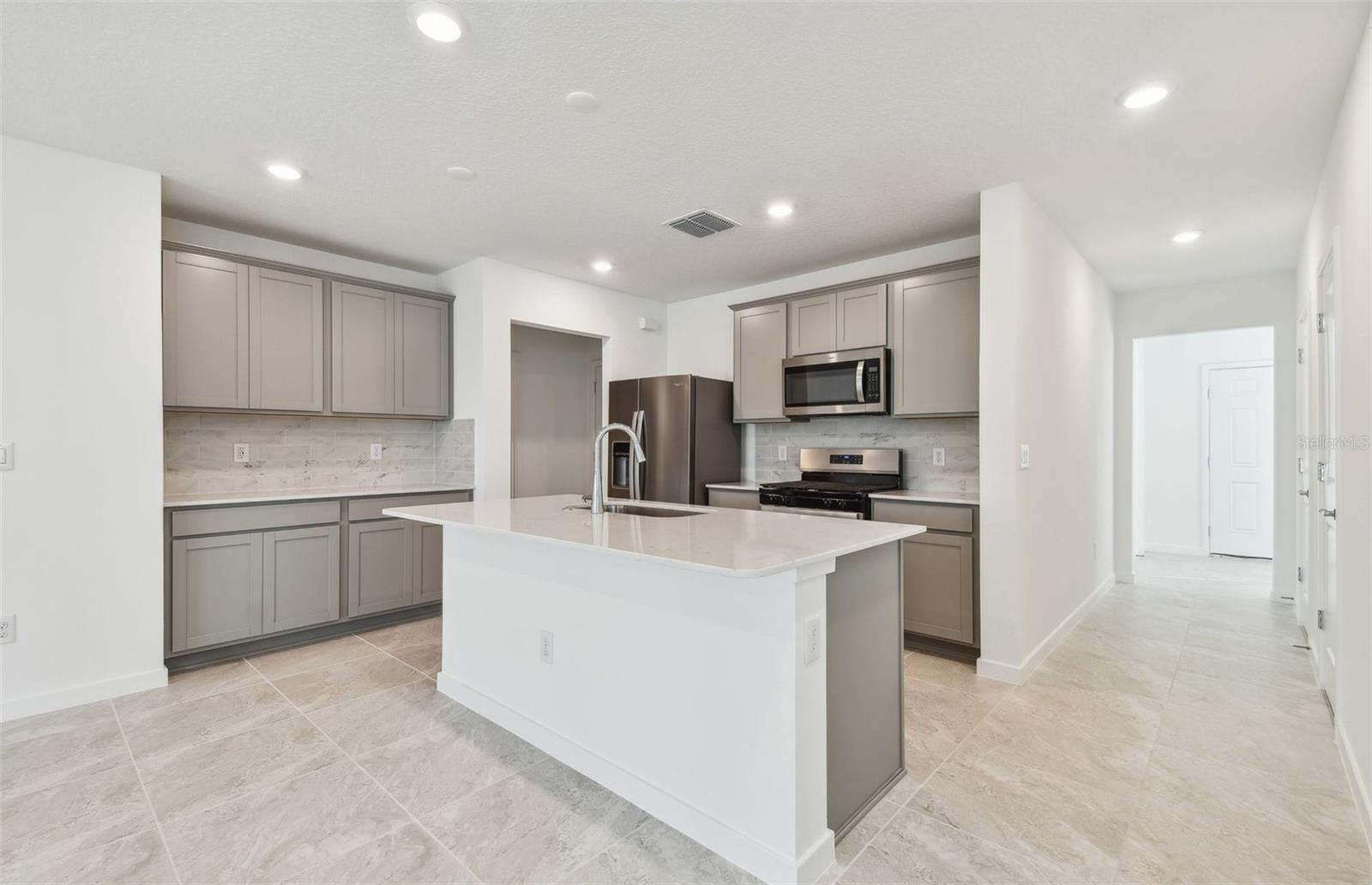 6233 GOLDEN BEACH DR, APOLLO BEACH, FL, 33572