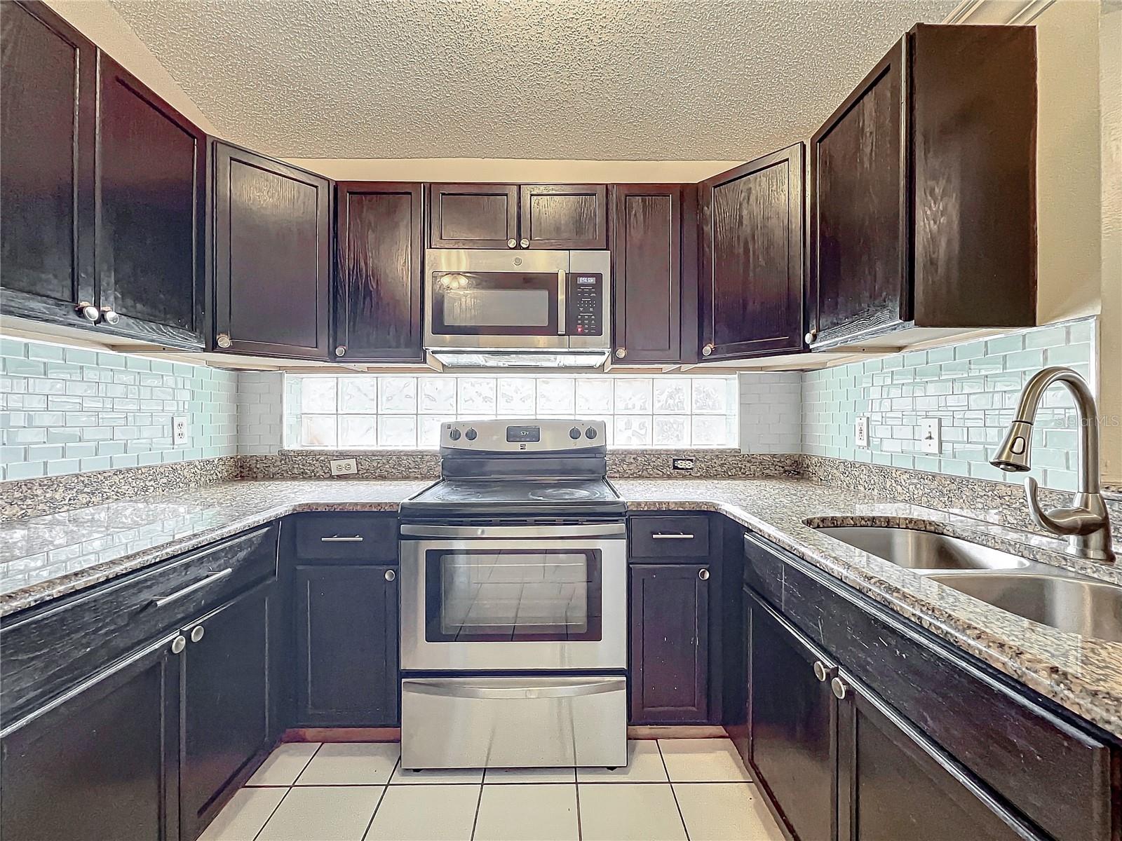 9606 CHANDON DR, ORLANDO, FL, 32825