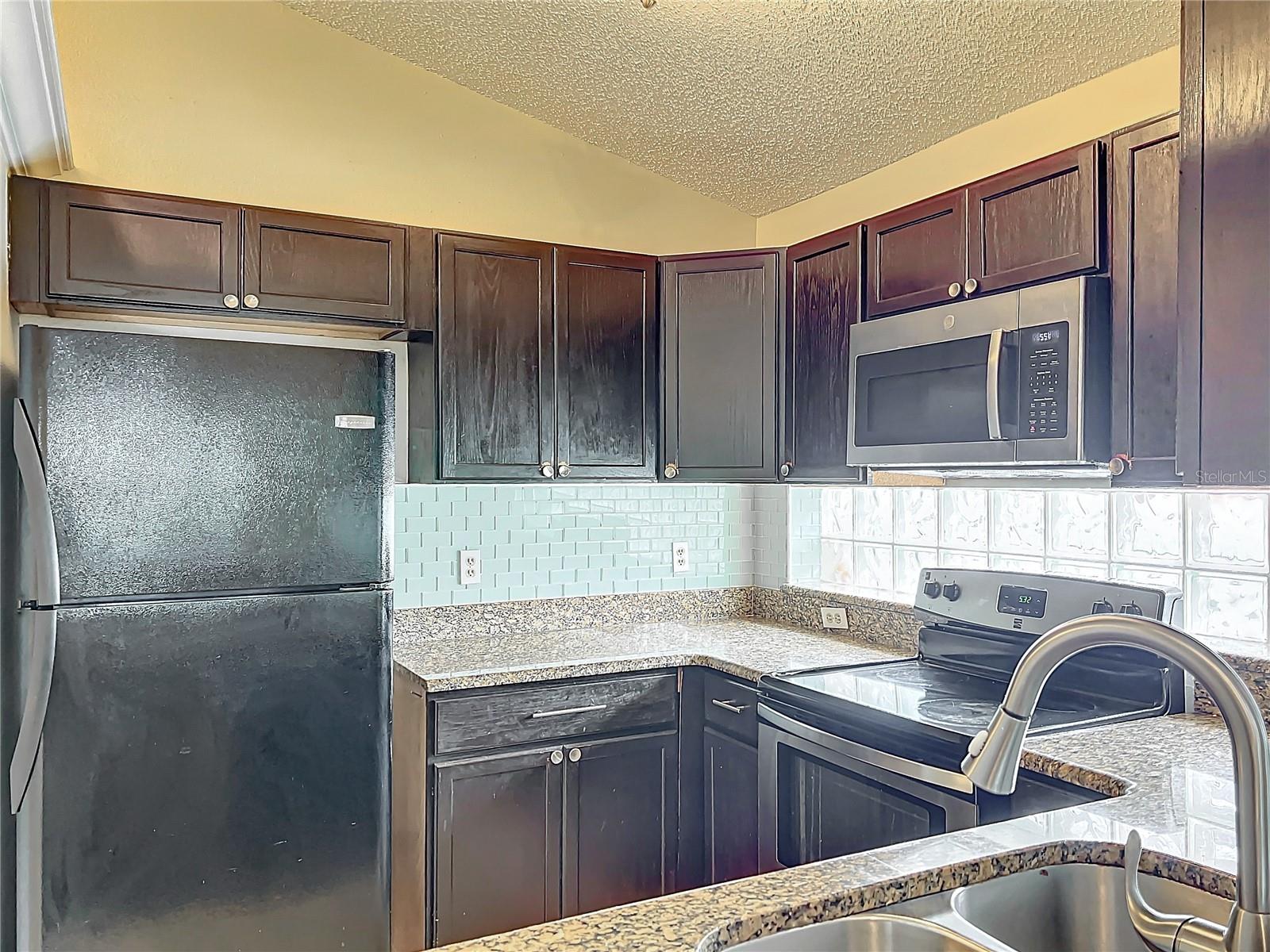 9606 CHANDON DR, ORLANDO, FL, 32825