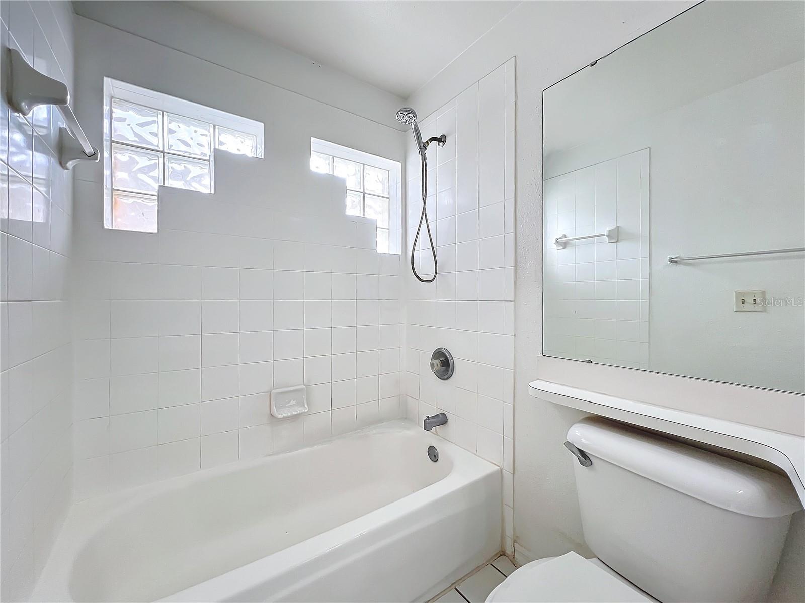 9606 CHANDON DR, ORLANDO, FL, 32825