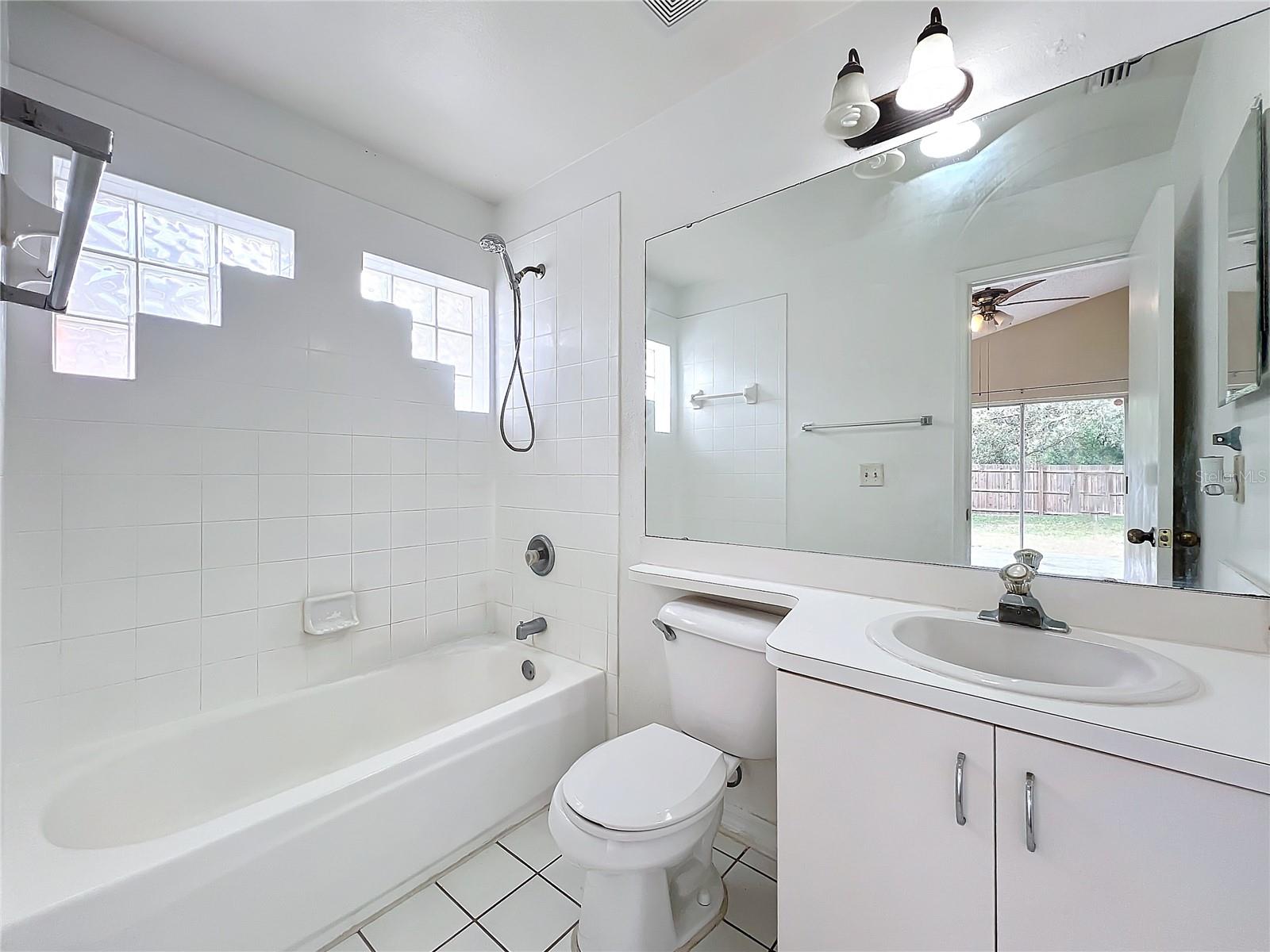 9606 CHANDON DR, ORLANDO, FL, 32825