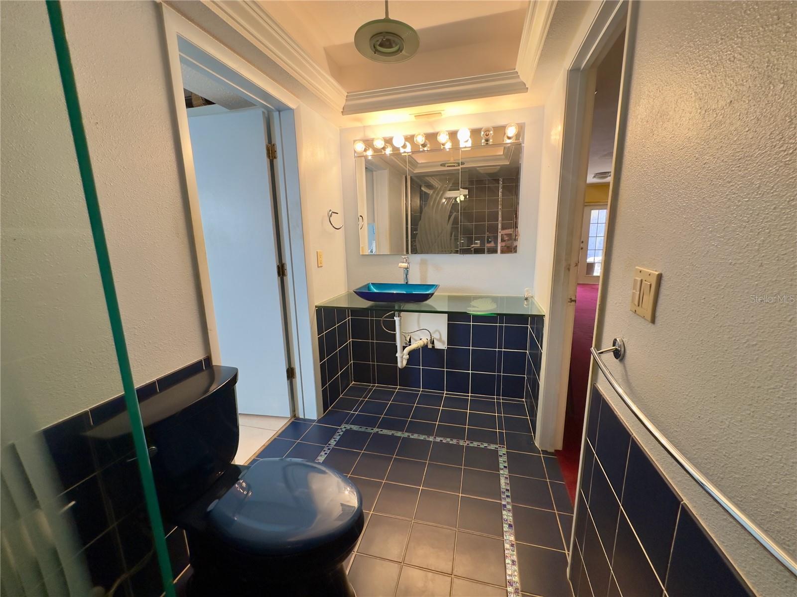 3725 GLEN OAKS MANOR DR, SARASOTA, FL, 34232