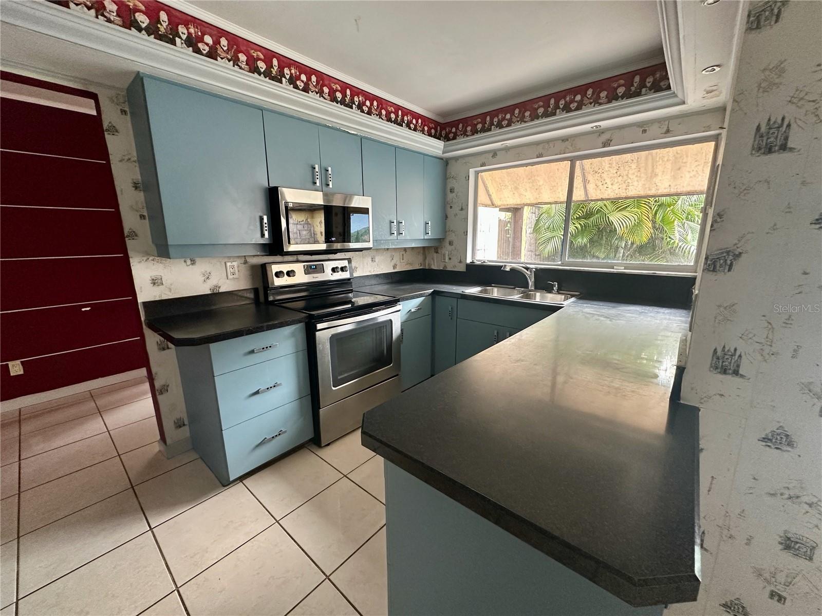 3725 GLEN OAKS MANOR DR, SARASOTA, FL, 34232